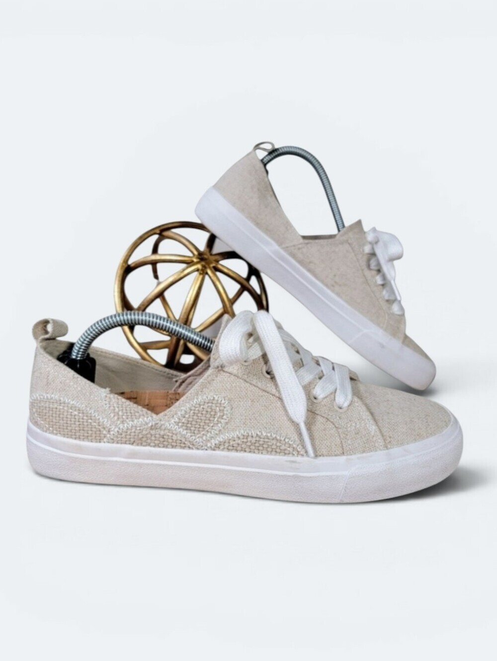 Lucky Brand Dyllis Casual Cream Canvas Sneakers Size 7.5 Lace Up Flower